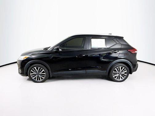 2022 Nissan Kicks SV