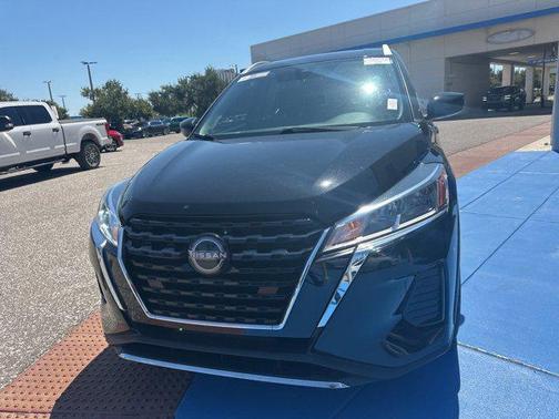 2022 Nissan Kicks SV