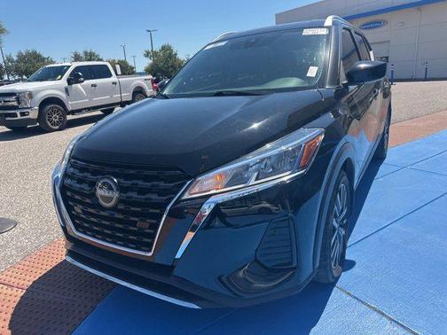2022 Nissan Kicks SV