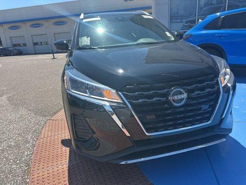 2022 Nissan Kicks SV