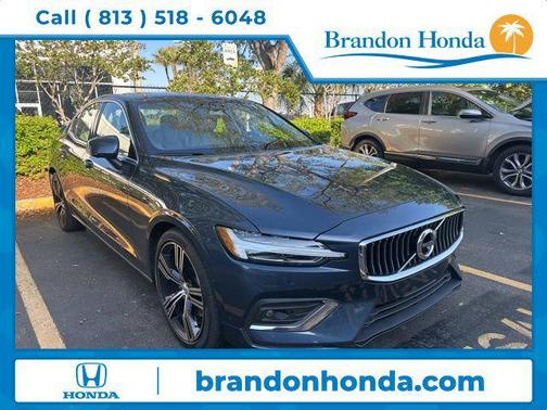 Denim Blue Metallic 2022 Volvo S60 T5