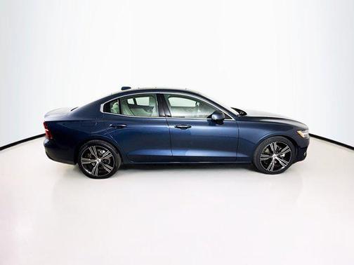 2022 Volvo S60 T5
