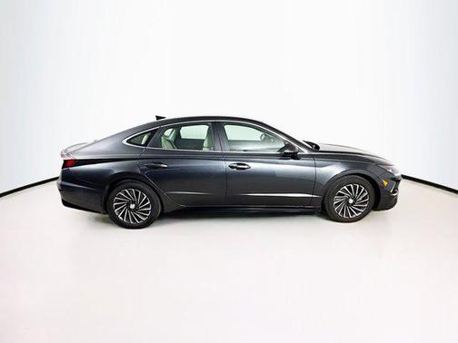 2023 Hyundai SONATA Hybrid SE