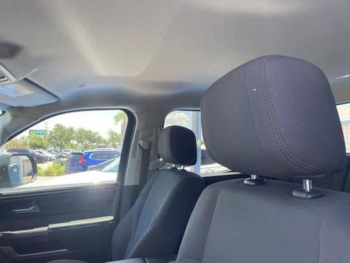 2022 Toyota Tundra SR5