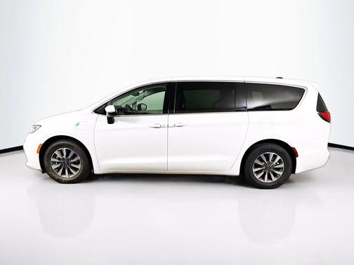 Bright White Clearcoat 2023 Chrysler Pacifica Hybrid Touring L