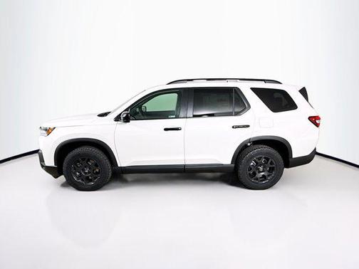 Platinum White Pearl 2026 Honda Pilot TrailSport