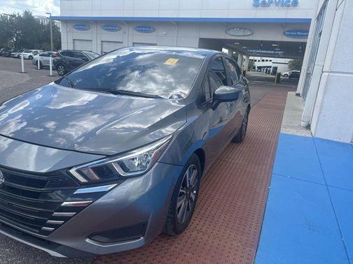 Gun Metallic 2023 Nissan Versa 1.6 SV
