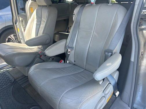 2014 Toyota Sienna XLE
