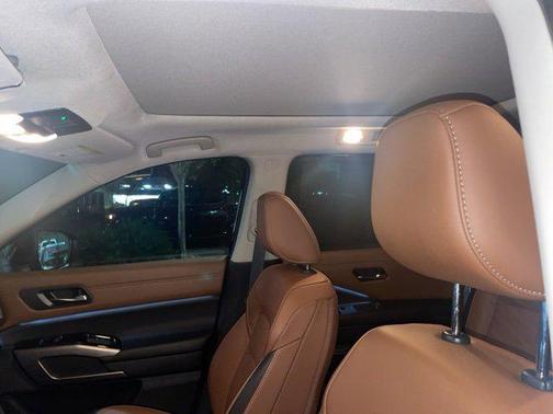 2023 Nissan Pathfinder Platinum FWD