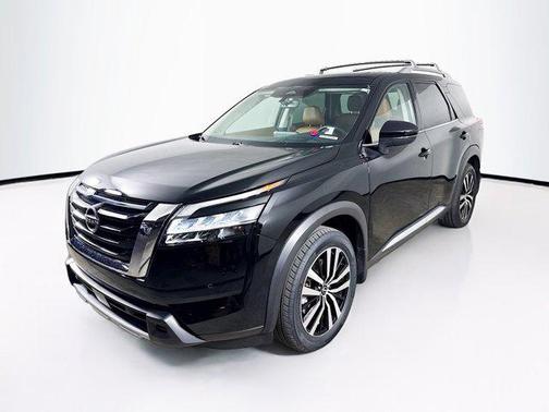 2023 Nissan Pathfinder Platinum FWD