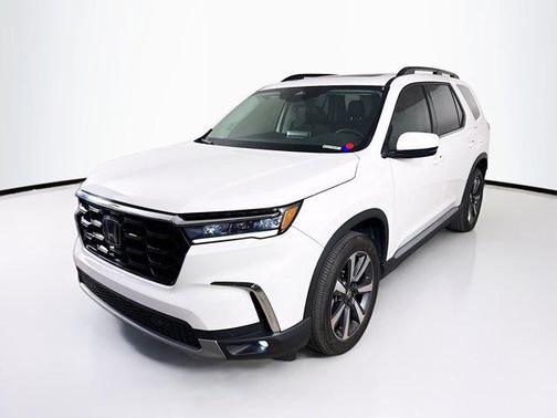 2025 Honda Pilot Touring 8-Passenger
