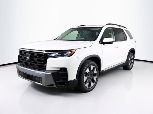 Platinum White Pearl 2026 Honda Pilot Touring 8-Passenger