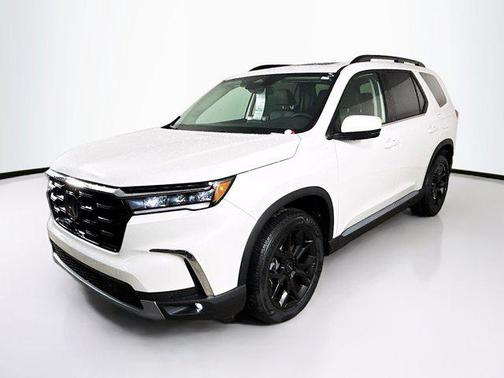 2025 Honda Pilot Touring 8-Passenger