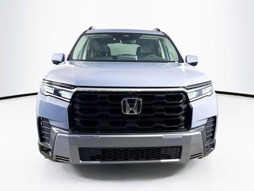 Sonic Gray Pearl 2026 Honda Pilot Touring 8-Passenger