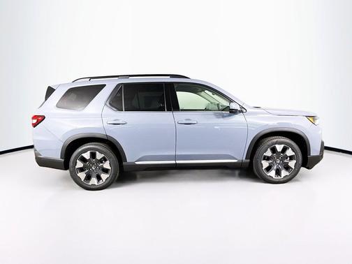 Sonic Gray Pearl 2026 Honda Pilot Touring 8-Passenger