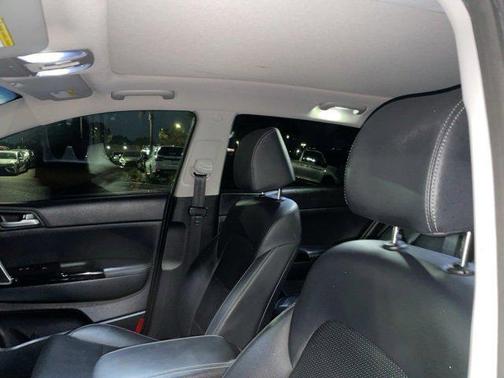 2022 Kia Sportage EX