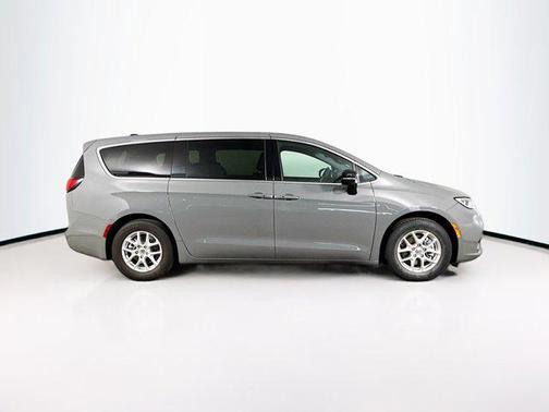 2025 Chrysler Pacifica L