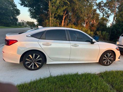 Platinum White 2022 Honda Civic EX