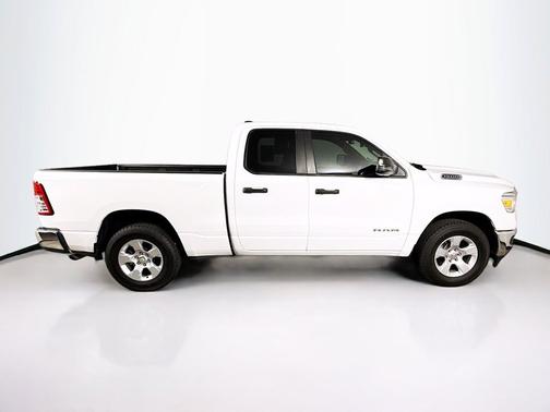 Bright White Clearcoat 2023 RAM 1500 Big Horn/Lone Star