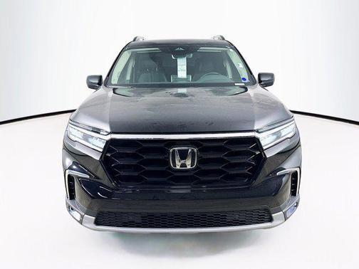 2024 Honda Pilot Touring 8-Passenger