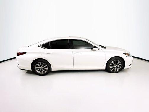 White 2020 Lexus ES 350 Base