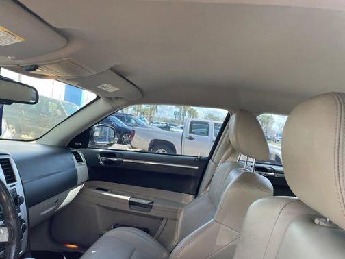 2006 Chrysler 300C Base