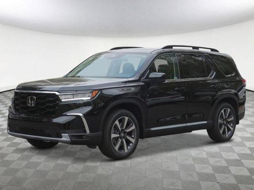 2025 Honda Pilot Touring 8-Passenger