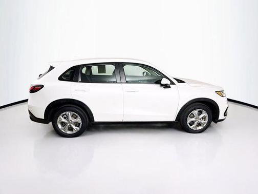 White 2023 Honda HR-V LX