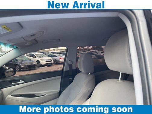 2021 Hyundai TUCSON SE