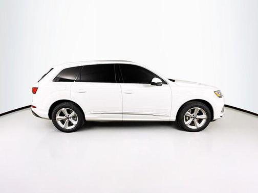 2022 Audi Q7 55 Premium