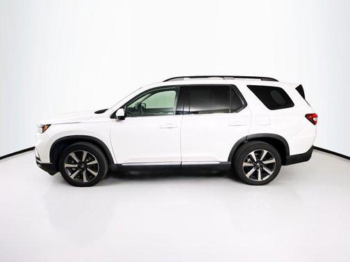 White 2023 Honda Pilot AWD Elite