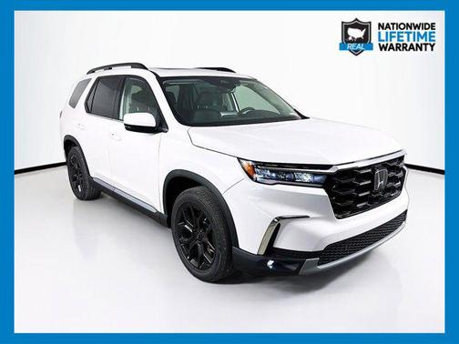 2025 Honda Pilot Touring 8-Passenger