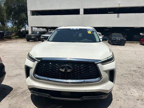 Majestic 2023 INFINITI QX60 Luxe
