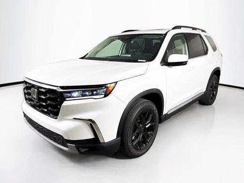 2025 Honda Pilot Touring 8-Passenger