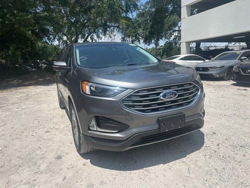 2022 Ford Edge Titanium