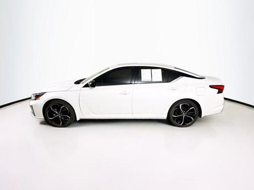 Pearl White Tricoat 2025 Nissan Altima SR FWD