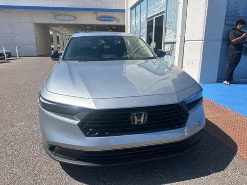 Solar Silver Metallic 2025 Honda Accord SE