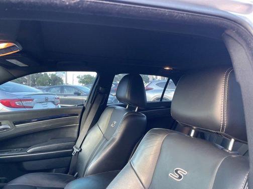 2018 Chrysler 300 S