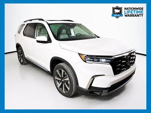 2025 Honda Pilot Touring 8-Passenger