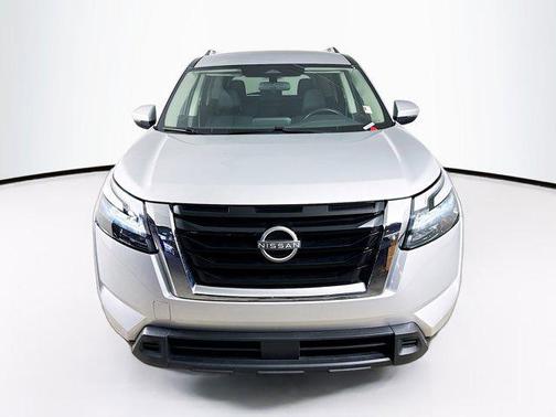 2024 Nissan Pathfinder SV FWD