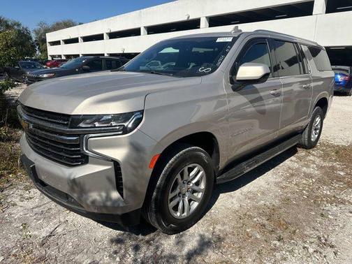2023 Chevrolet Suburban LT