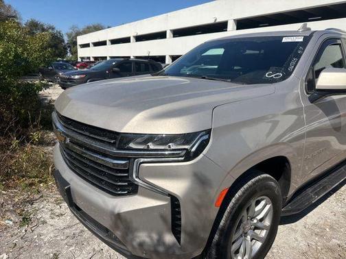 2023 Chevrolet Suburban LT
