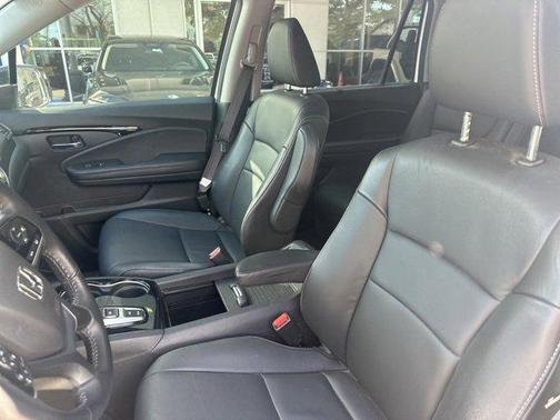 2022 Honda Pilot Touring 8-Passenger