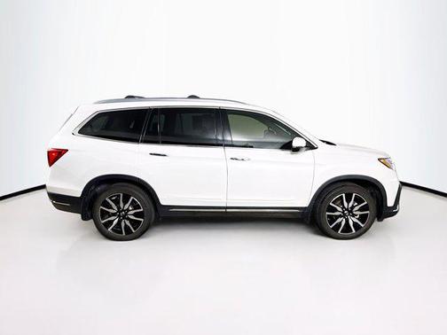 2022 Honda Pilot Touring 8-Passenger