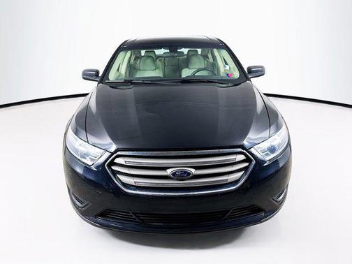 2018 Ford Taurus SE