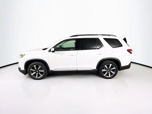 2023 Honda Pilot Touring 8-Passenger