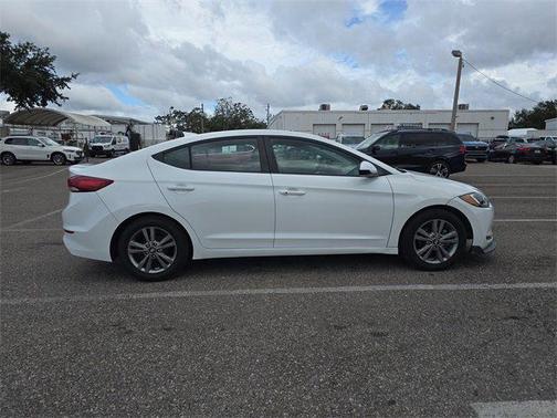 2017 Hyundai ELANTRA Value Edition