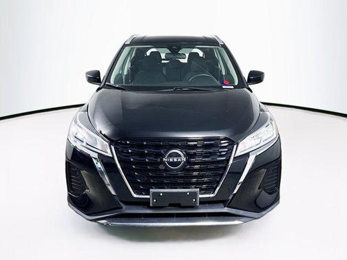 2022 Nissan Kicks SV