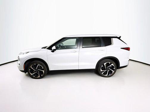 White 2024 Mitsubishi Outlander SE Black Edition S-AWC