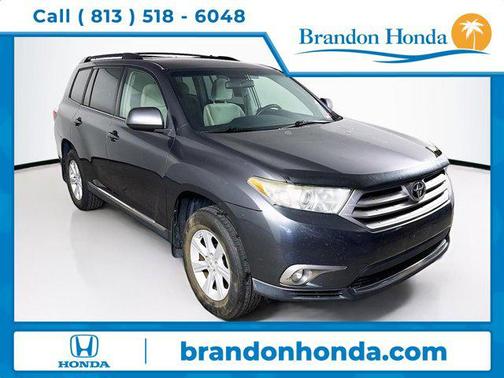 Magnetic Gray 2011 Toyota Highlander SE